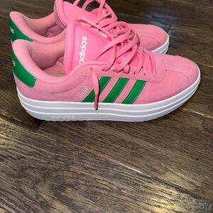 Adidas Women’s size 9 Vibrant Pink and Green Trainers